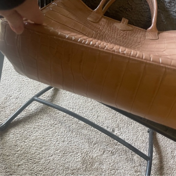 Longchamp Elegant Croc-Embossed Tote Bag in Blush - Picture 5 of 5